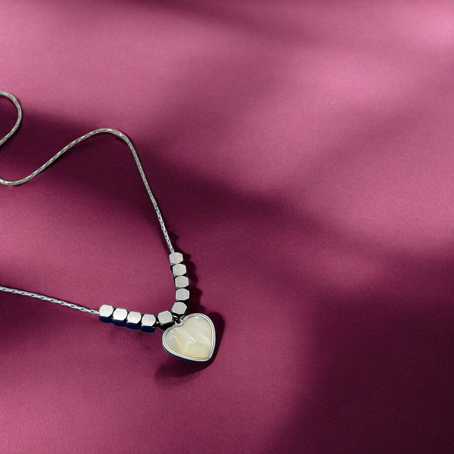 Heart-Shaped Stud Necklace – Elegant and Chic