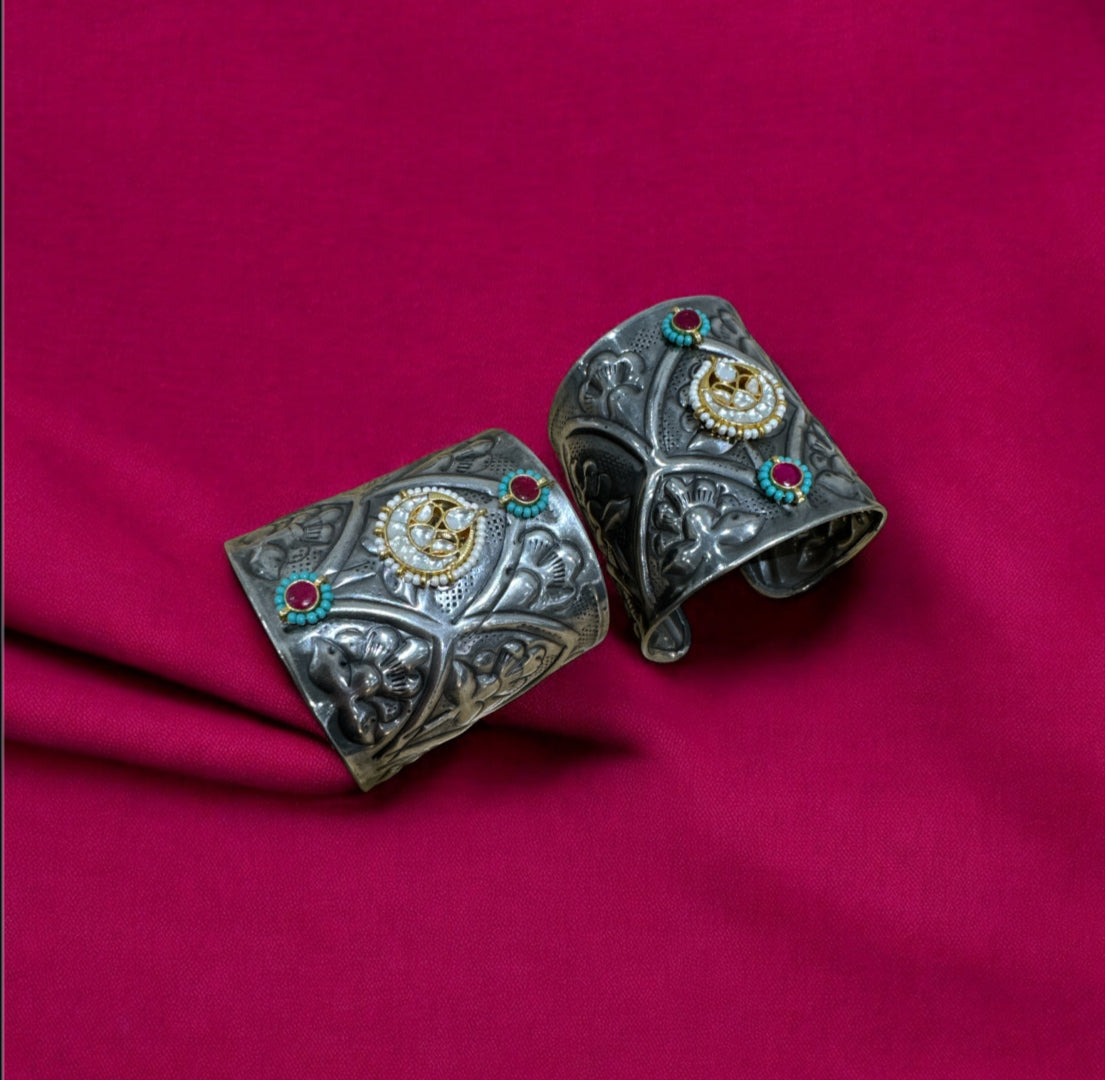 Oxidised Brass Kundan Bangle/Cuff Raani and White (Single)