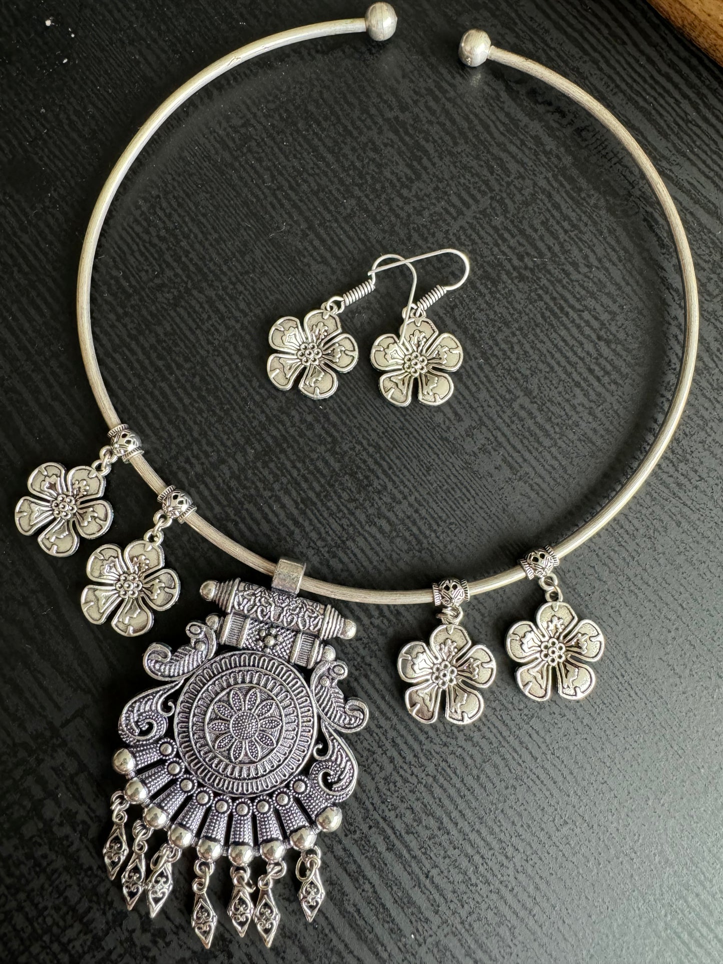 Fusion Flower Oxidised Hasli