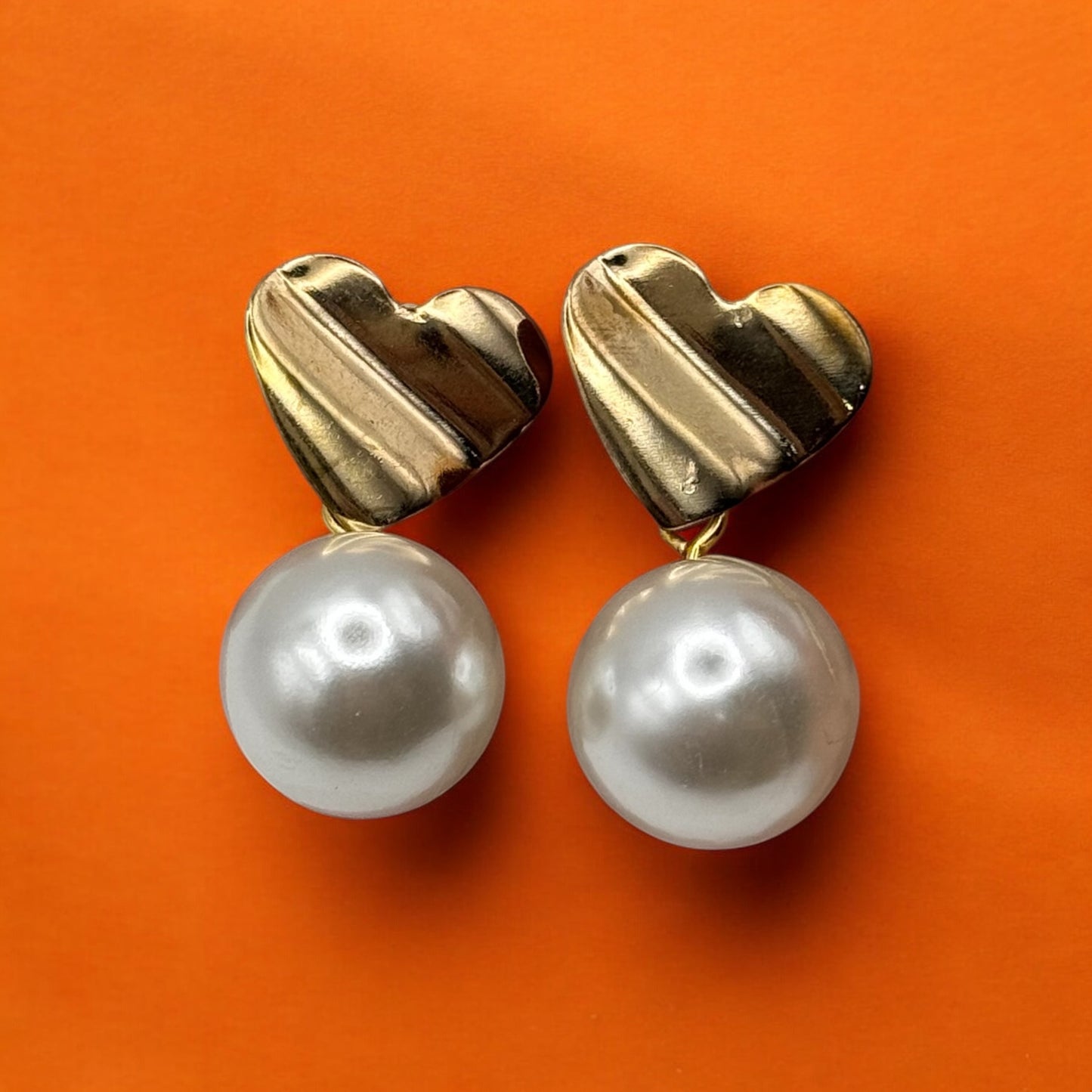 Elegant Gold Earrings with Big White Pearl – Timeless Sophistication