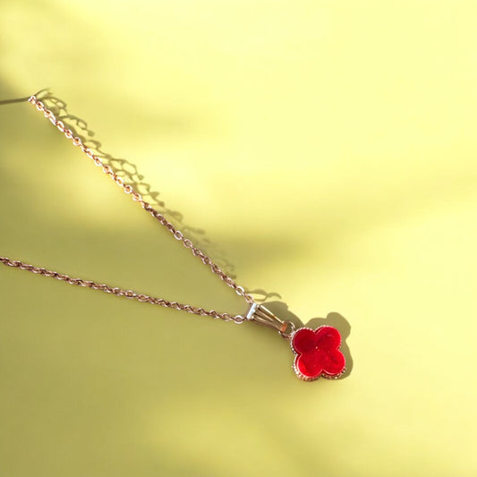 Mother-of-Pearl Clover Pendant Necklace with Earning