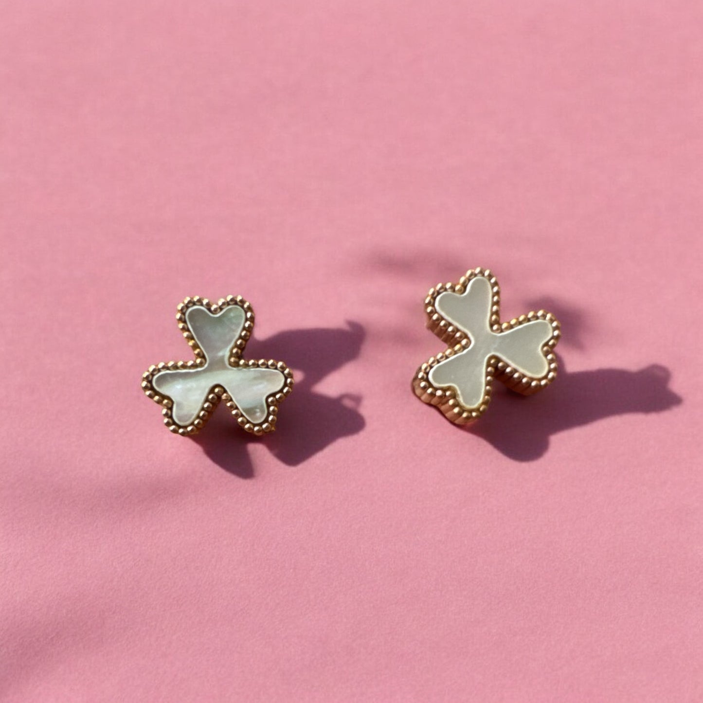 Rose Gold Leaf Motif Necklace with Matching Earrings – Nature-Inspired Elegance