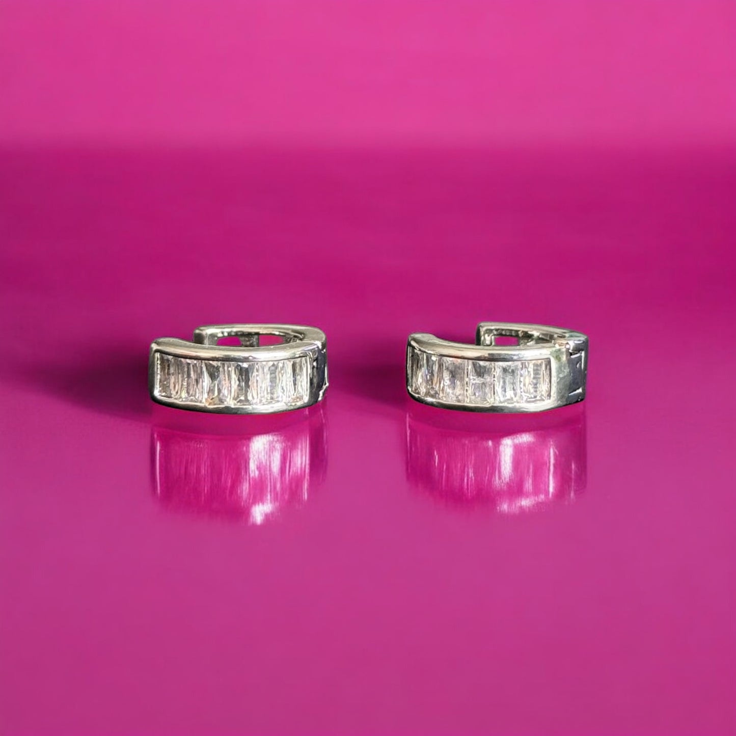 Silver Round Hoop Earrings with Fitted Diamonds – Timeless & Elegant