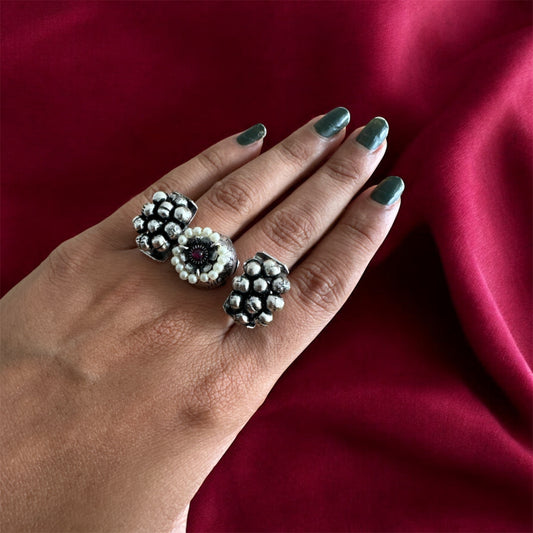 Oxidized Brass Rings with White Kundan