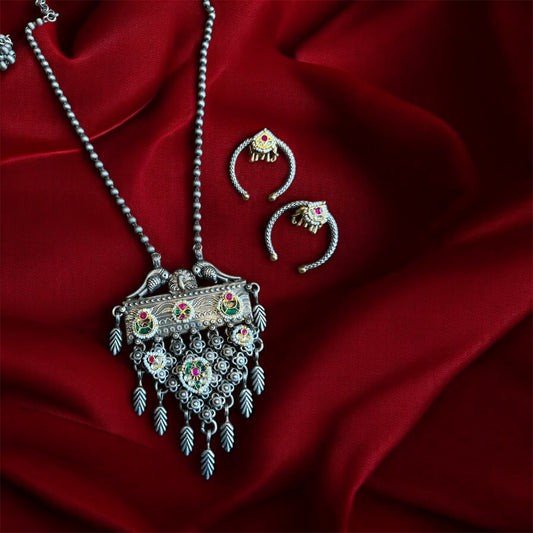 Navratri 2025 Day 6 Combo: Mystic Majesty Statement Necklace & Dual-Tone Kundan Studs Set