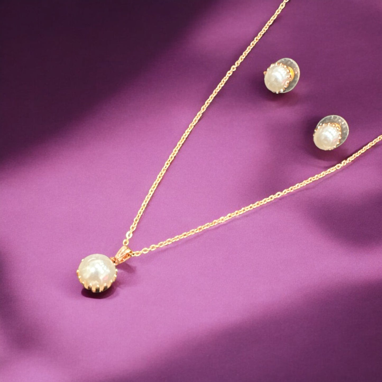 Rose Gold Pearl Necklace with Matching Earrings – Classic & Elegant