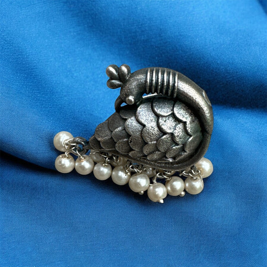 Oxidized Peacock-Shaped Ring with Pearl Beads