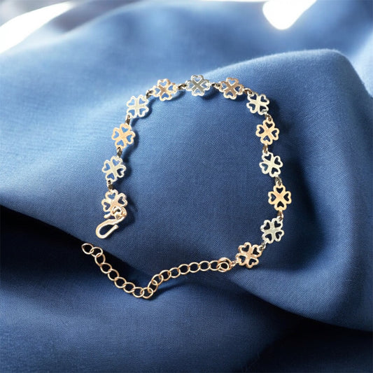 Delicate Rose Gold Leaf Bracelet – Nature-Inspired Dainty Chain for Women