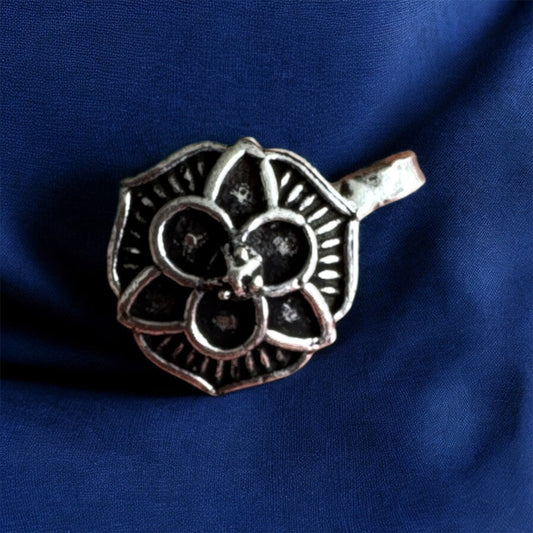 Oxidised Nose Pin