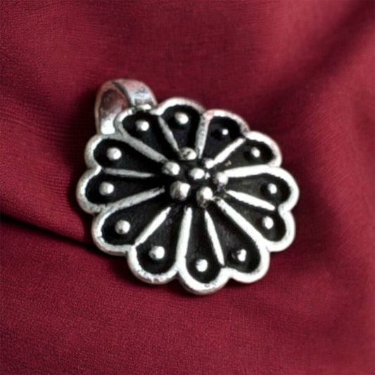 Oxidised Nose Pin