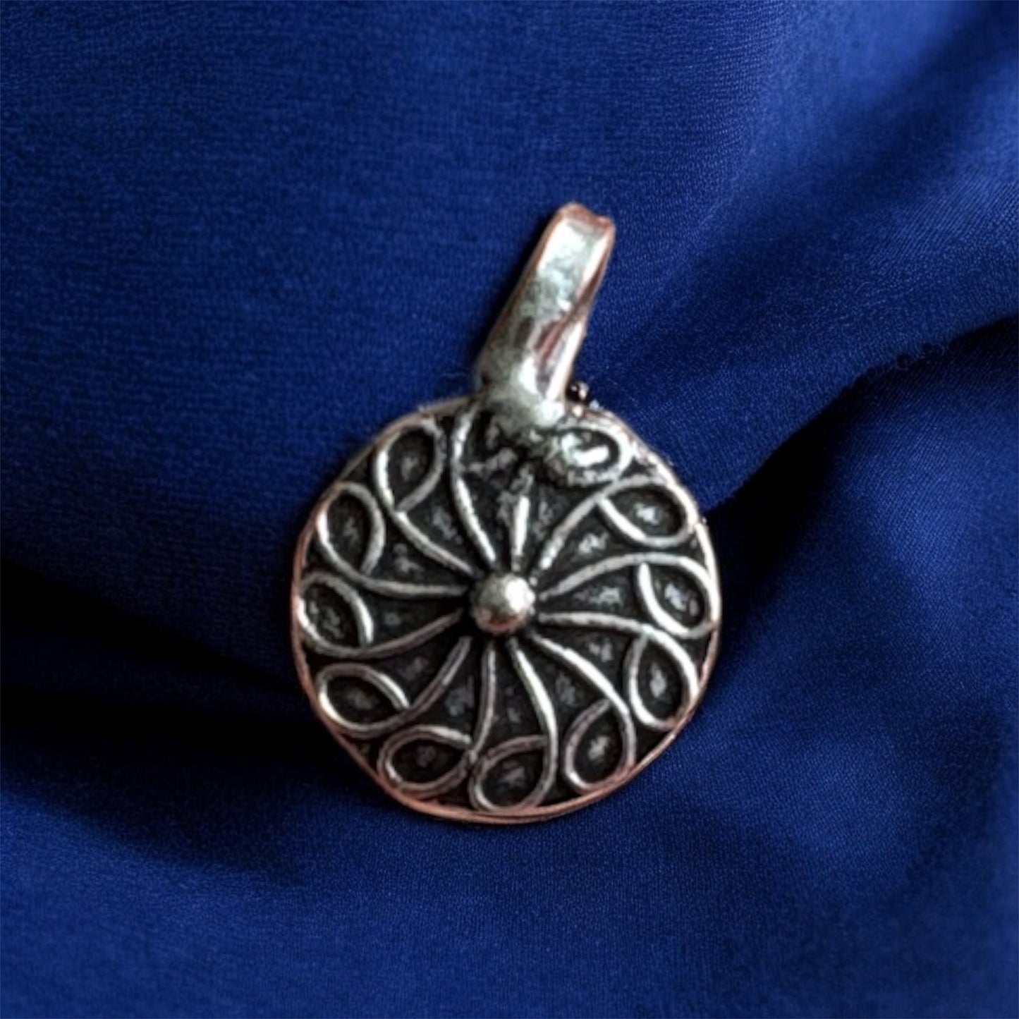 Oxidised Nose Pin