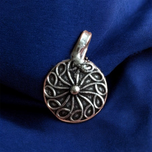 Oxidised Nose Pin