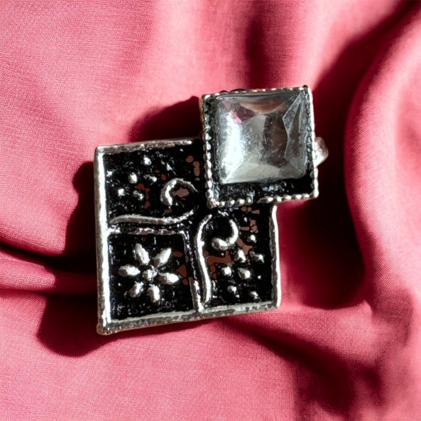 Oxidised Nose Pin