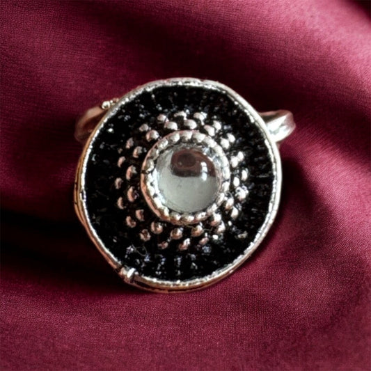 Oxidised Nose Pin