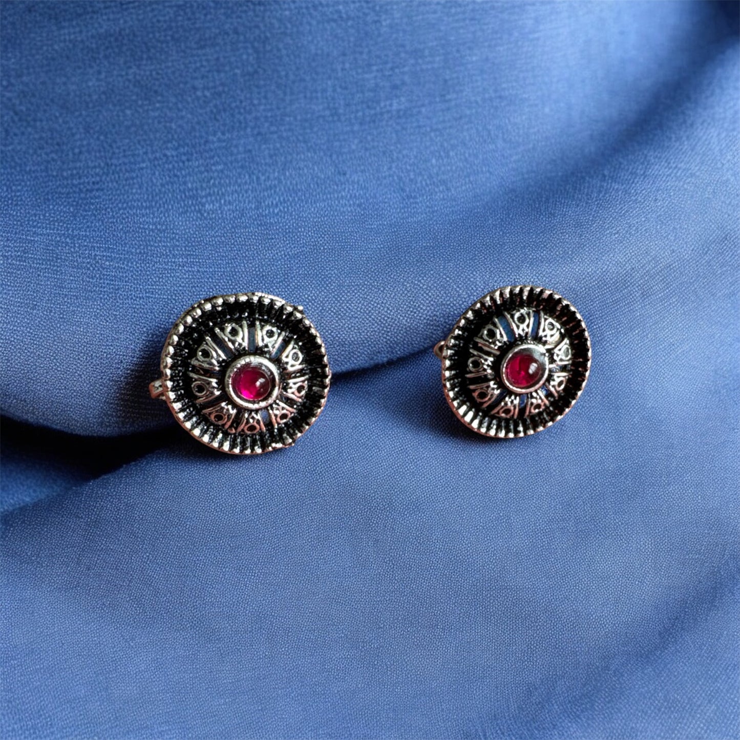Oxidised Nose Pin