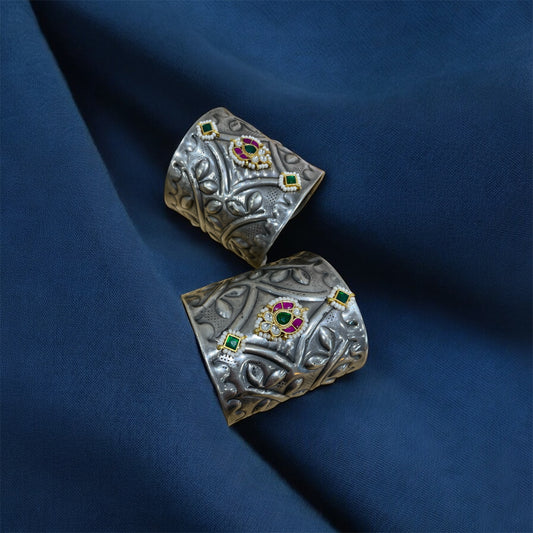 Regal Kundan Kada | White & Green Gemstone Bangle (Single)